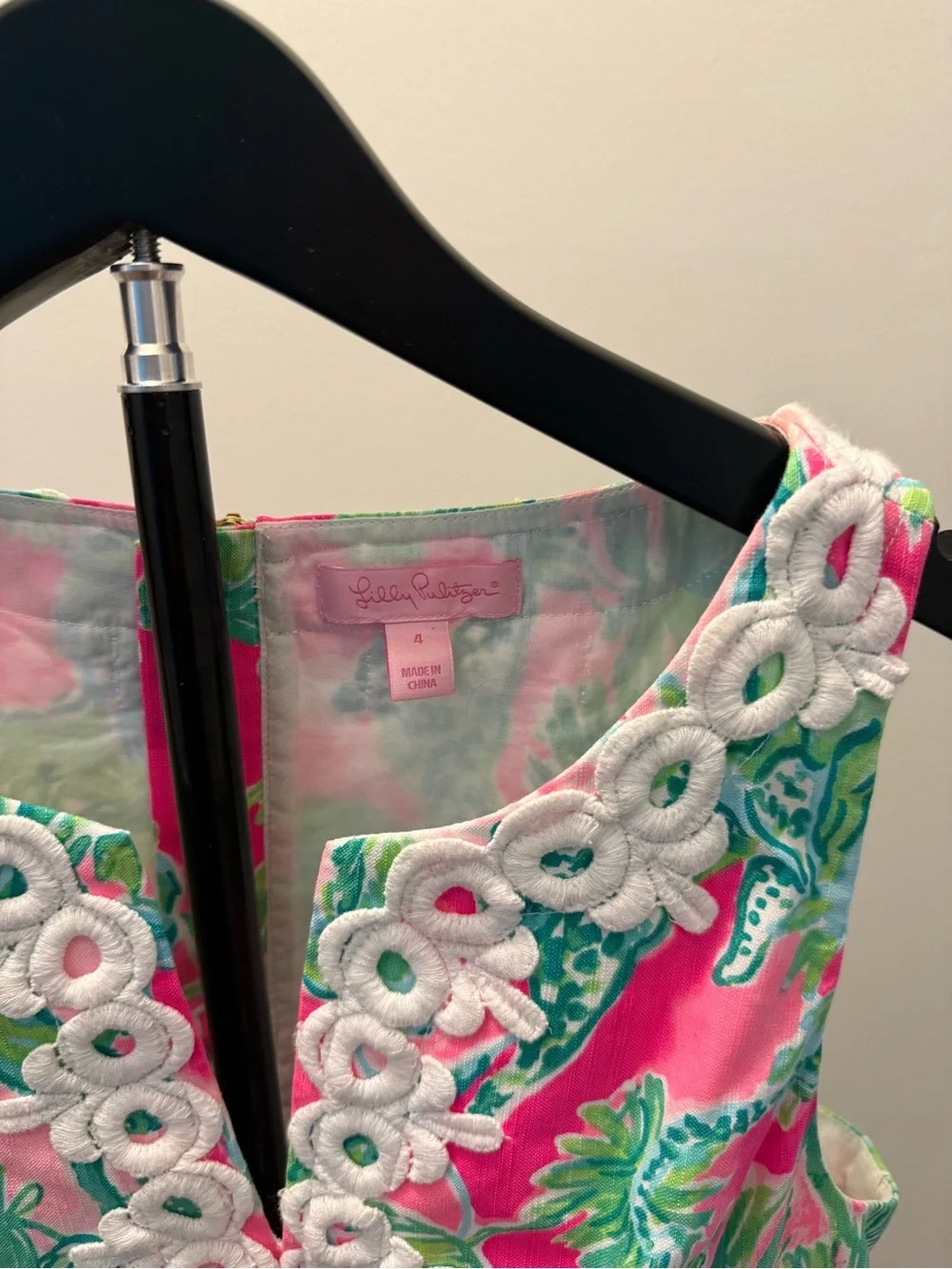 Sleeveless Pink & Green Floral Shift Top with Lace Trim - Picture 4 of 4